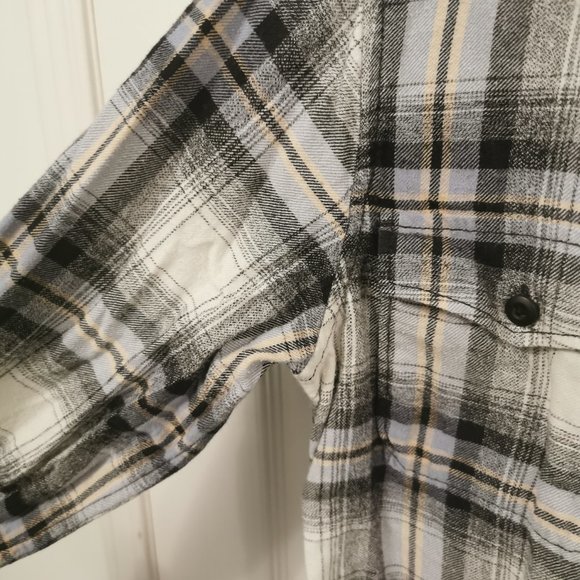 Men's Simple Gingham Long-Sleeve Button Up - Picture 3 of 6